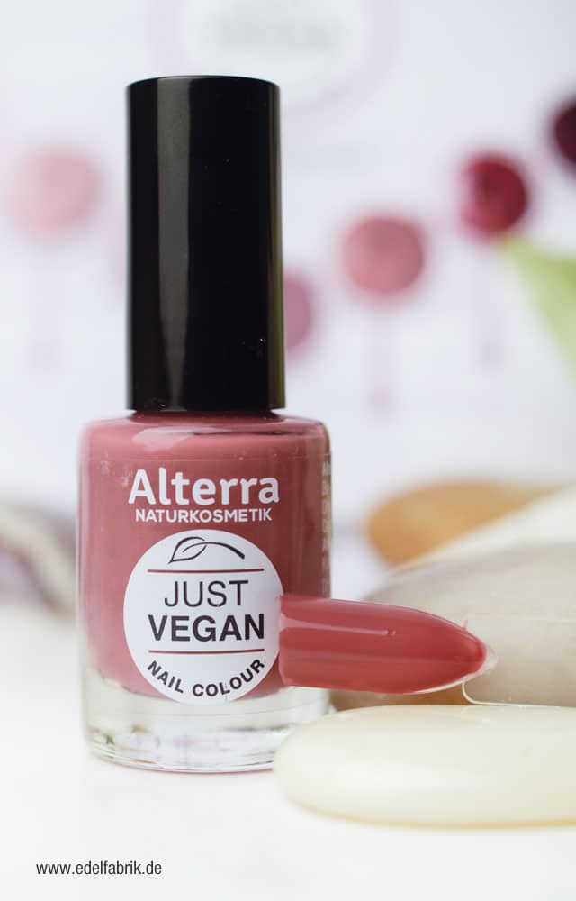 Alterra Nagellack Limited Edition Just Vegan Swatch Vegan Berry