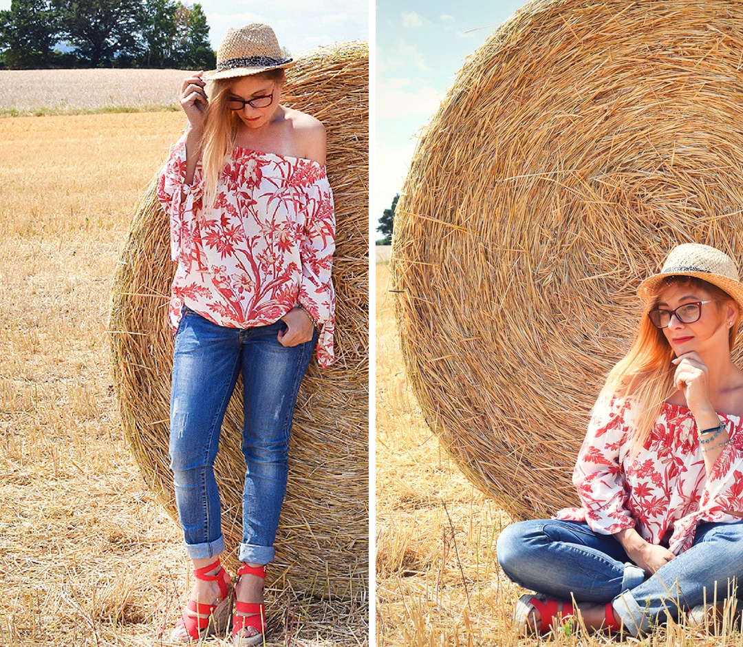 Fashionblogger over 40, how to combine an offshoulder blouse, jeans and wedges