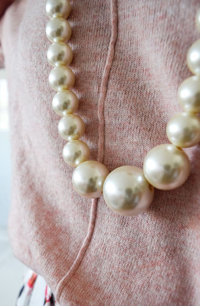Perlenkette mit großen Perlen