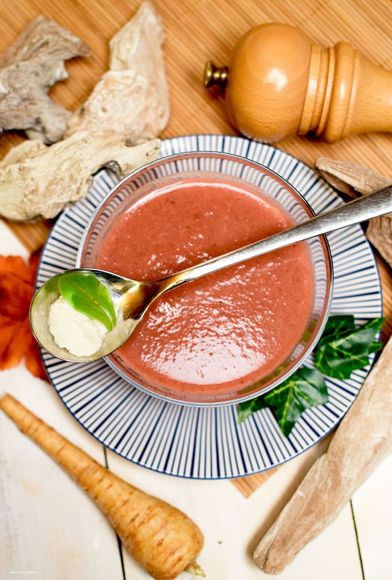 Suppe aus roter Bete, einfach und schnell
