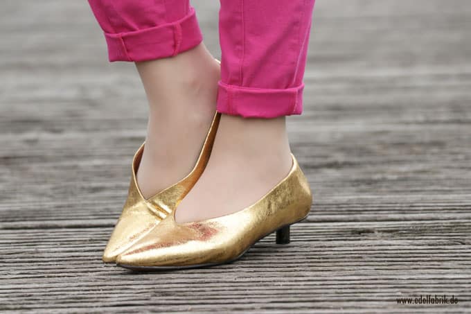 goldene Schuhe kombinieren