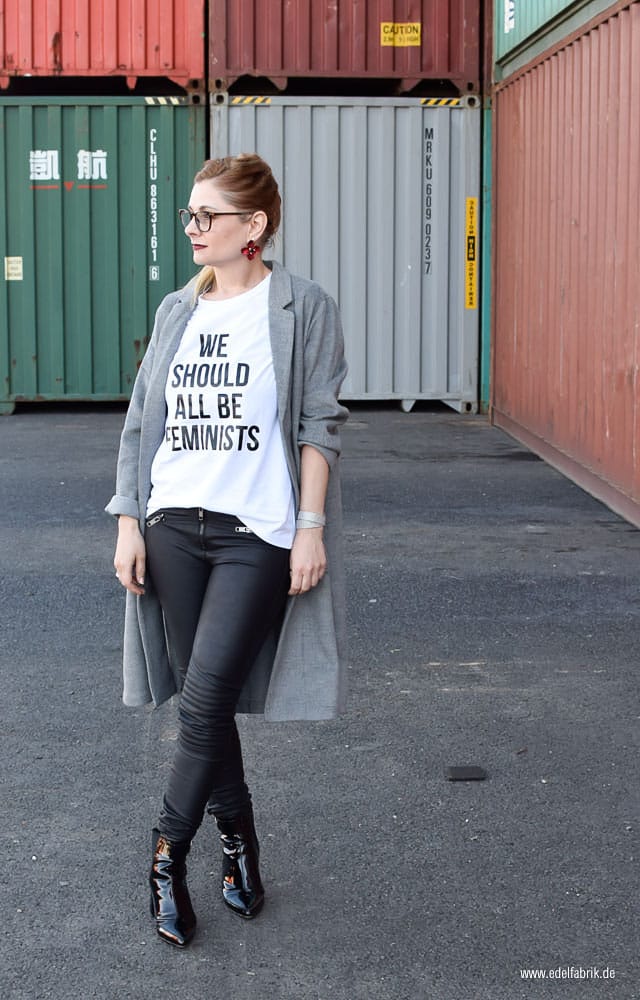 T-Shirt mit Spruch we should all be feminists