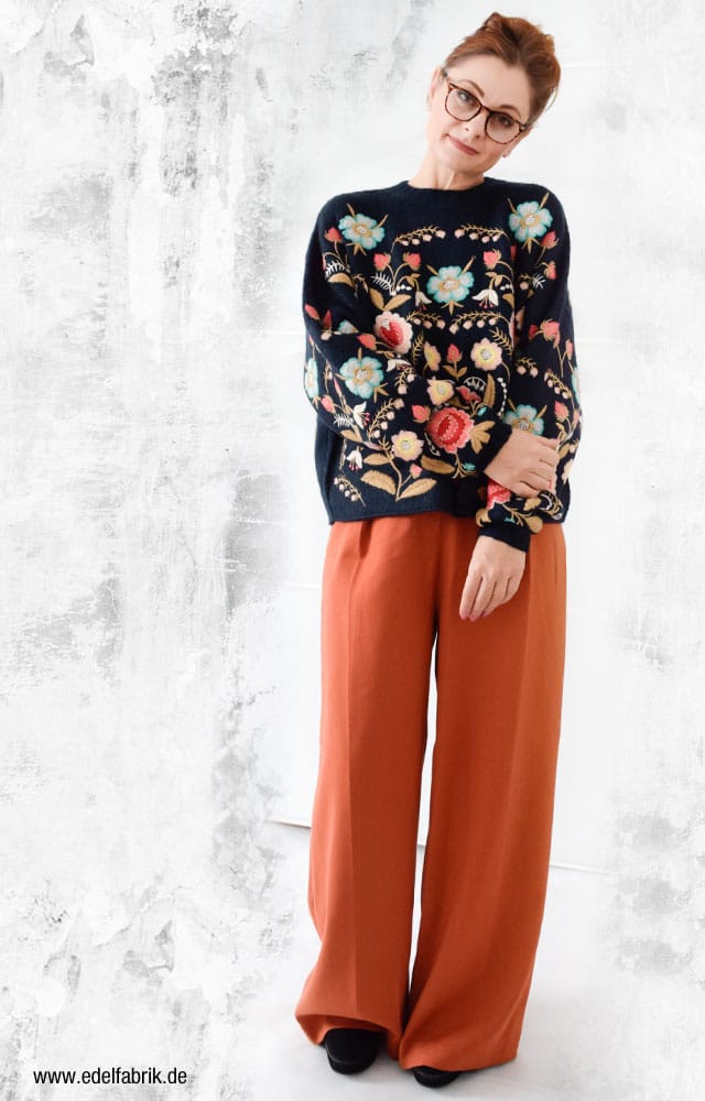 look mit dem Blogger Pullover von Zara, Blumen