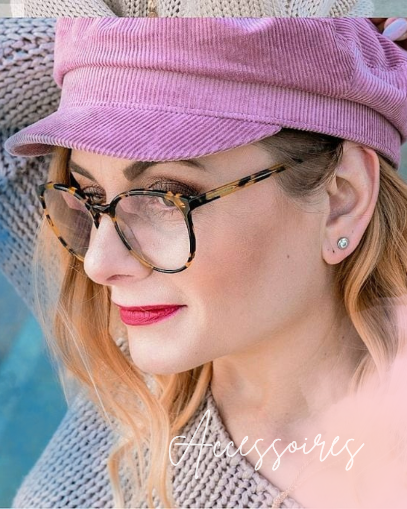 Portrait von Frau mit Bakerboy Mütze